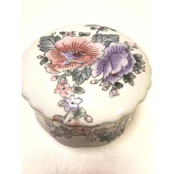 Vint. Chinese Porcelain Trinket Box Floral Scalloped Lid Gold Trim Signed CHINA - Picture 10 of 10